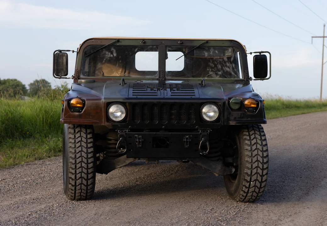 2004 Hummer HMMWV - Image 2 of 31