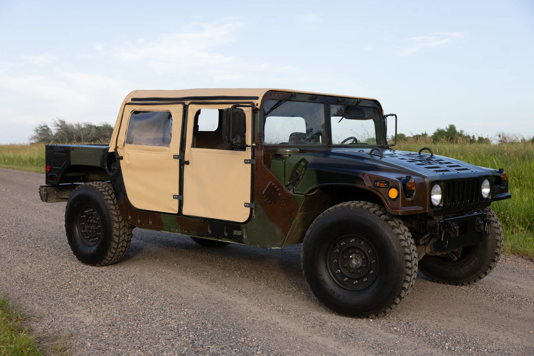 2004 Hummer HMMWV - Image 7 of 31