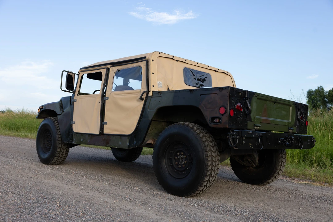 2004 Hummer HMMWV - Image 5 of 31
