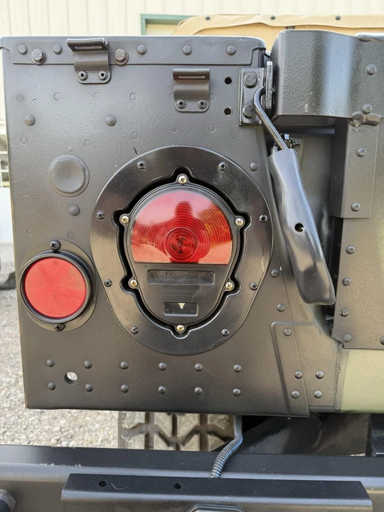 2004 Hummer HMMWV - Image 13 of 31