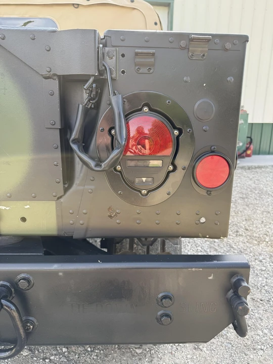 2004 Hummer HMMWV - Image 14 of 31