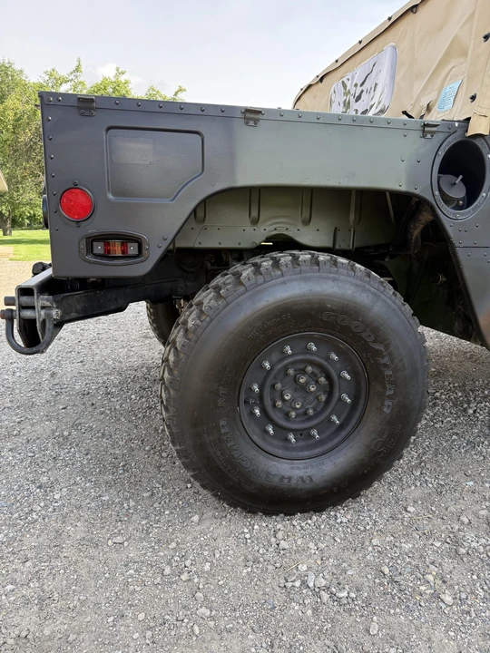 2004 Hummer HMMWV - Image 31 of 31