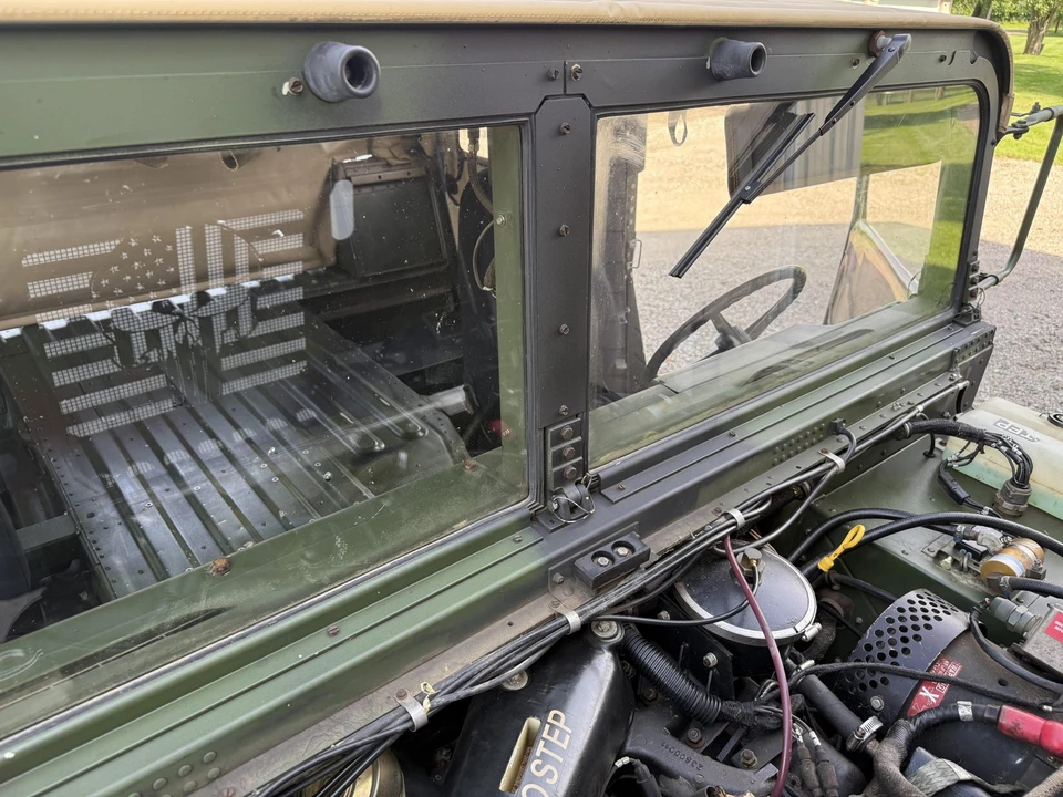 2004 Hummer HMMWV - Image 25 of 31