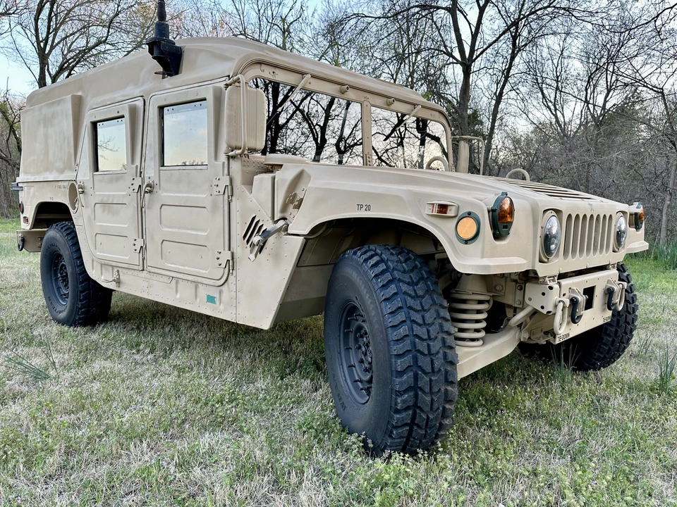 2004 Hummer HMMWV - Image 18 of 31
