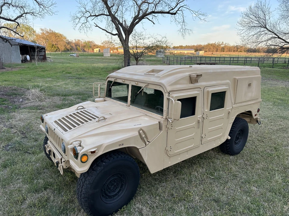 2004 Hummer HMMWV - Image 4 of 31