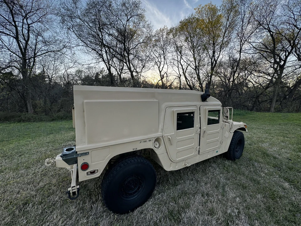 2004 Hummer HMMWV - Image 26 of 31