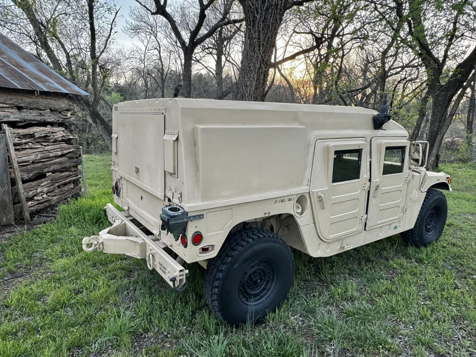 2004 Hummer HMMWV - Image 28 of 31