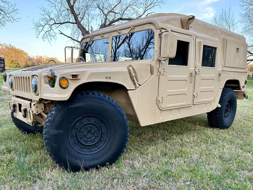 2004 Hummer HMMWV - Image 6 of 31