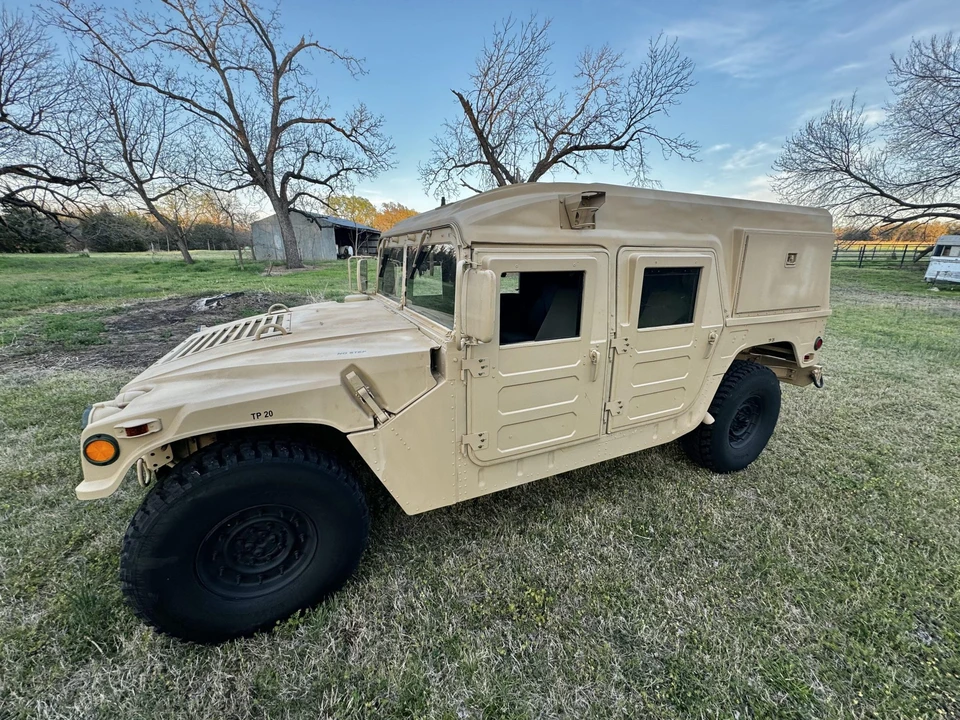 2004 Hummer HMMWV - Image 2 of 31