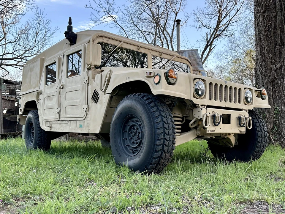 2004 Hummer HMMWV - Image 16 of 31