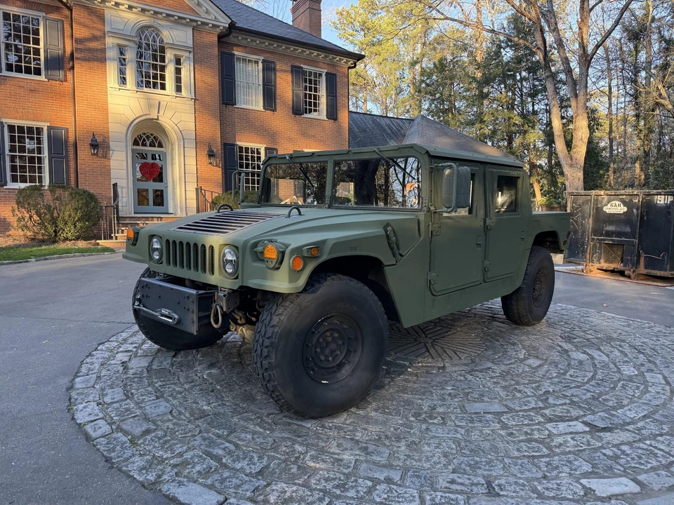 2004 Hummer HMMWV - Image 3 of 31