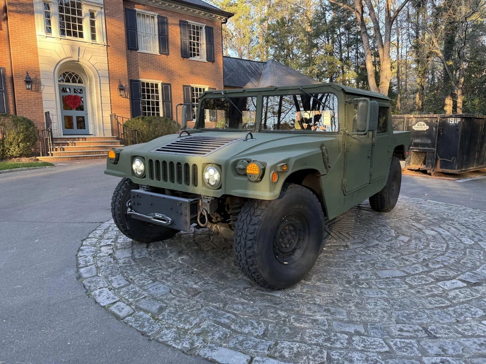 2004 Hummer HMMWV - Image 2 of 31