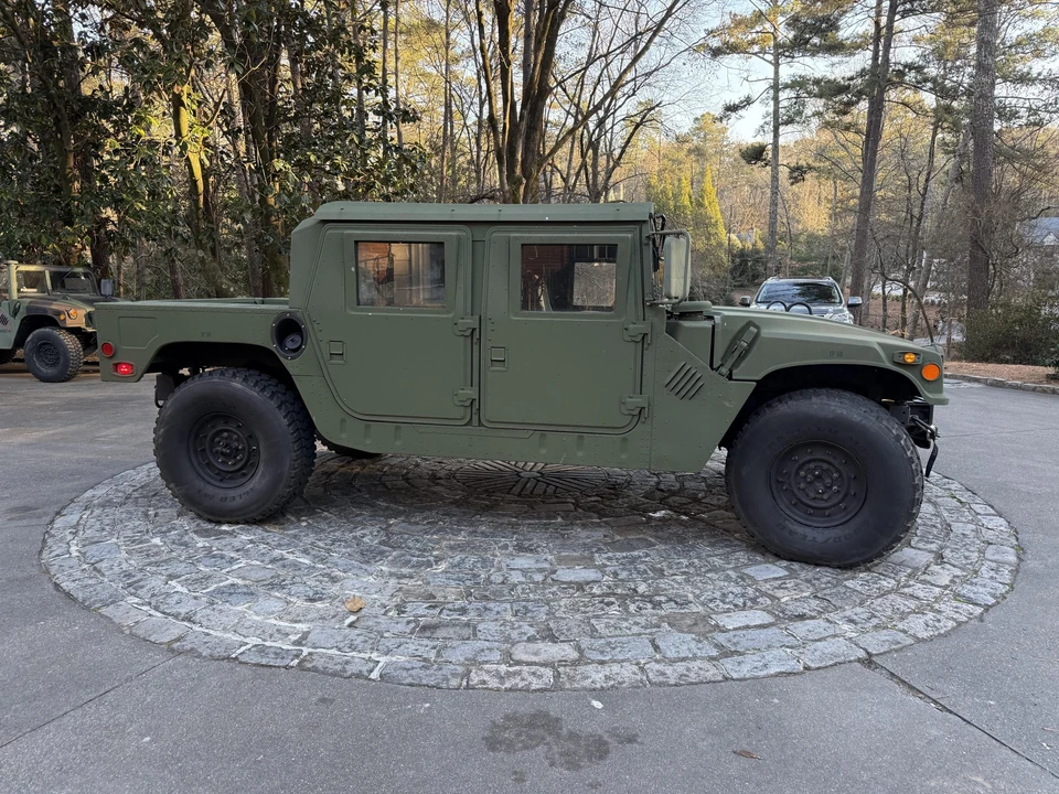 2004 Hummer HMMWV - Image 15 of 31