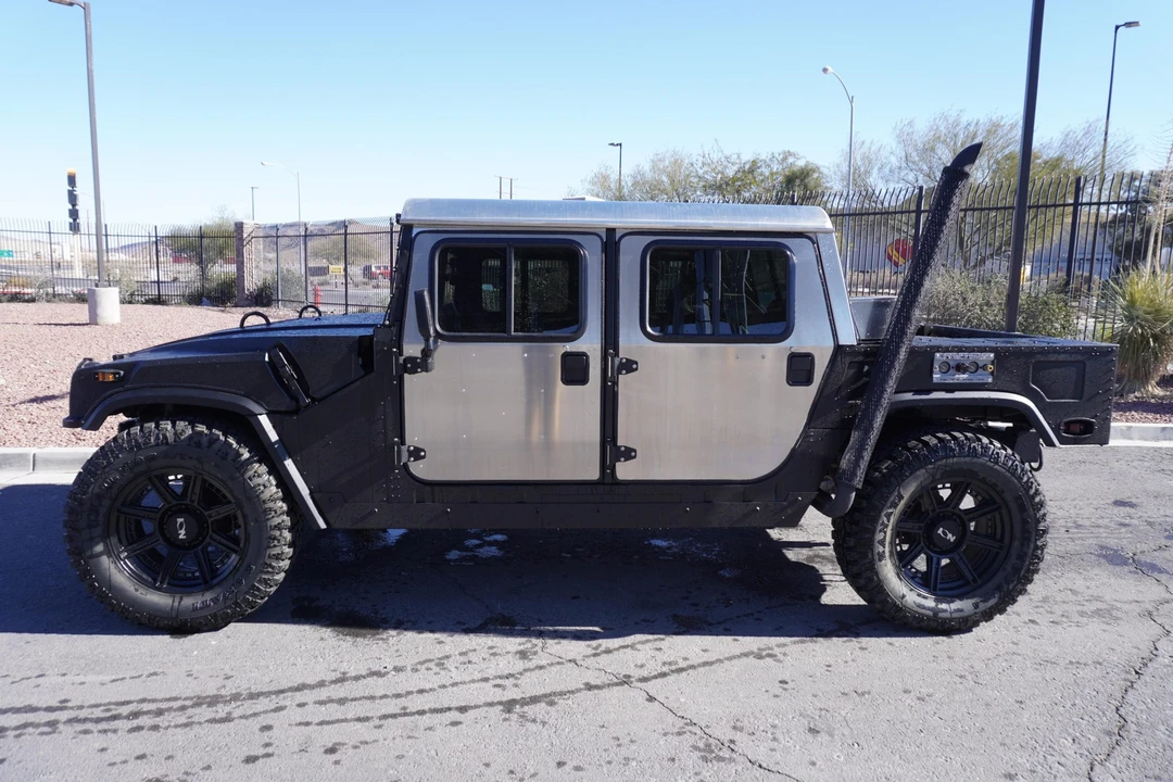 2004 Hummer HMMWV - Image 10 of 31