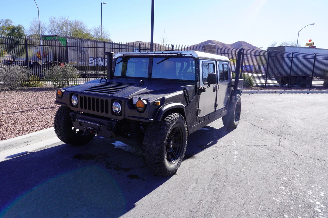 2004 Hummer HMMWV - Image 2 of 31