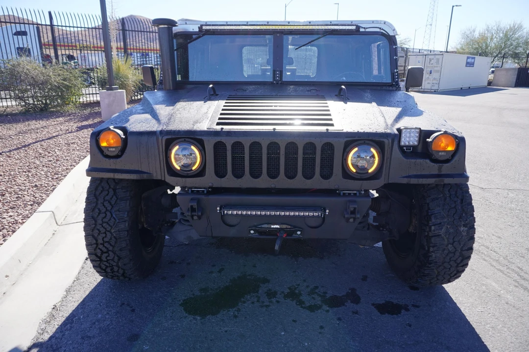 2004 Hummer HMMWV - Image 3 of 31