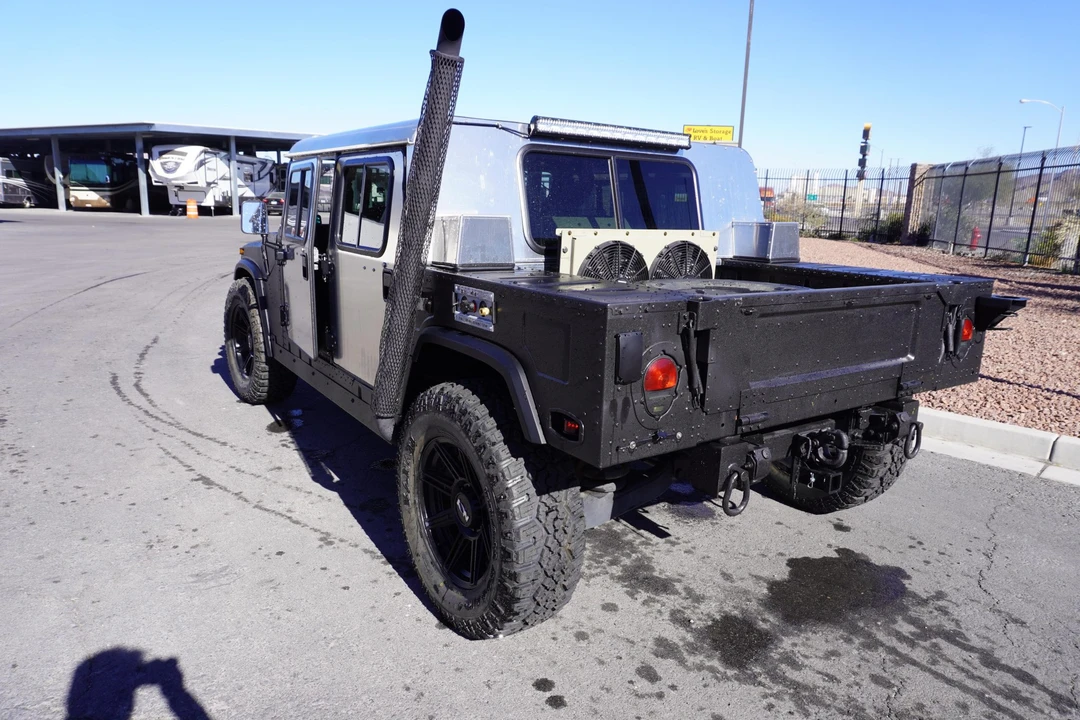 2004 Hummer HMMWV - Image 9 of 31