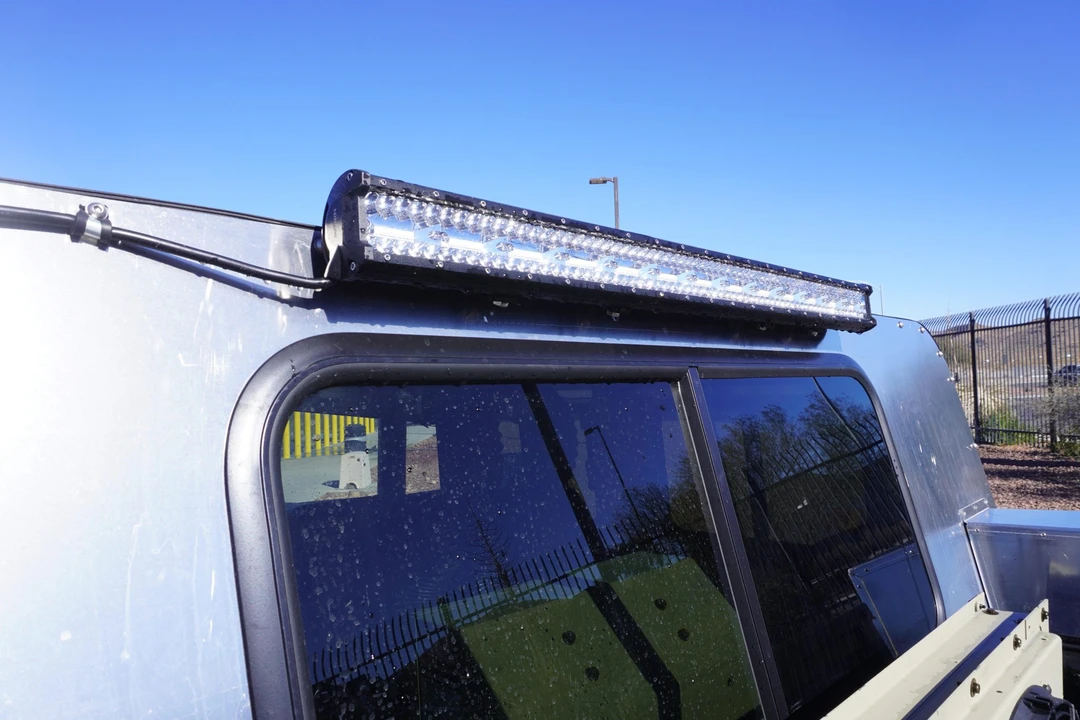 2004 Hummer HMMWV - Image 26 of 31