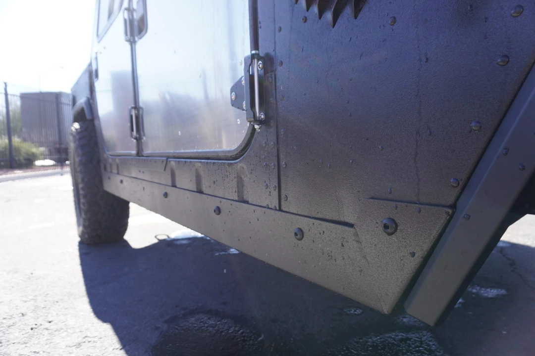 2004 Hummer HMMWV - Image 17 of 31