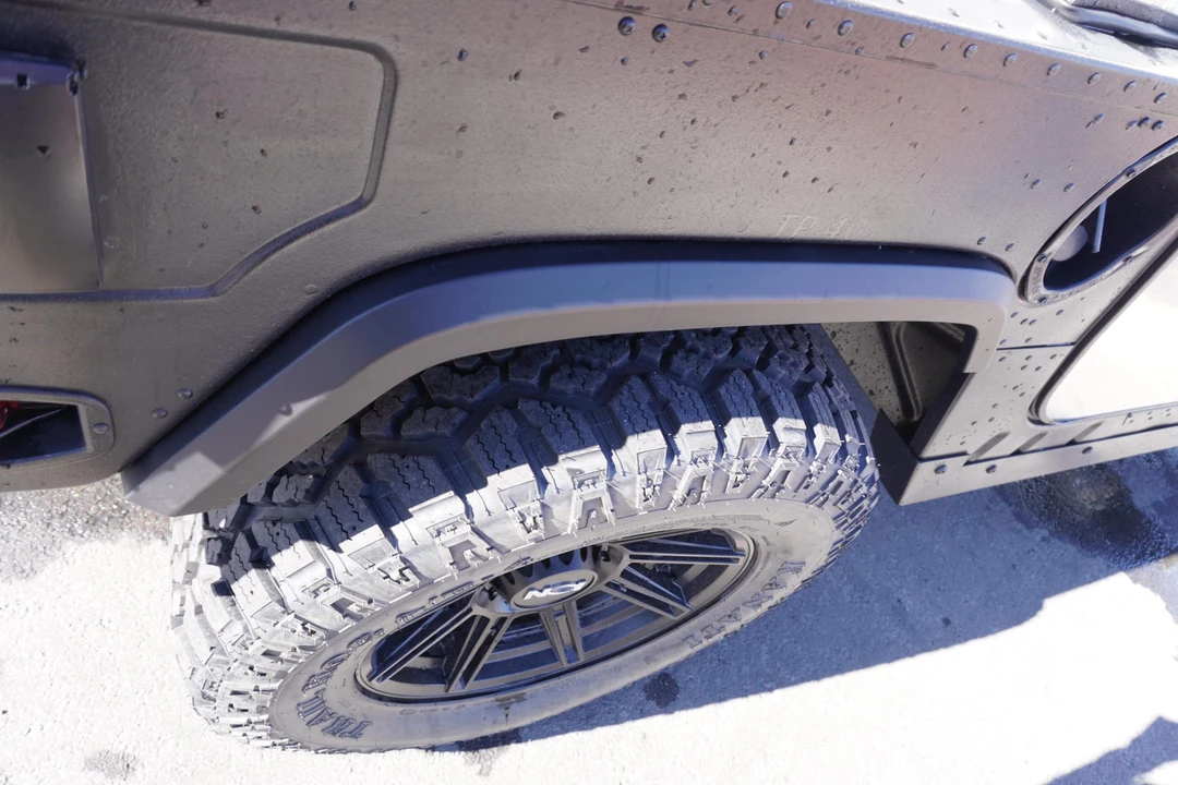 2004 Hummer HMMWV - Image 18 of 31