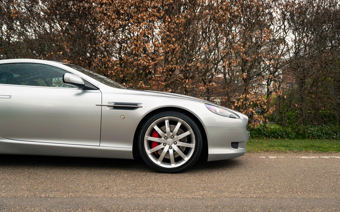 2004 Aston Martin DB9 - Image 13 of 31