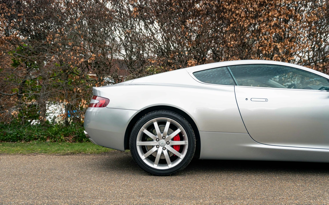 2004 Aston Martin DB9 - Image 14 of 31
