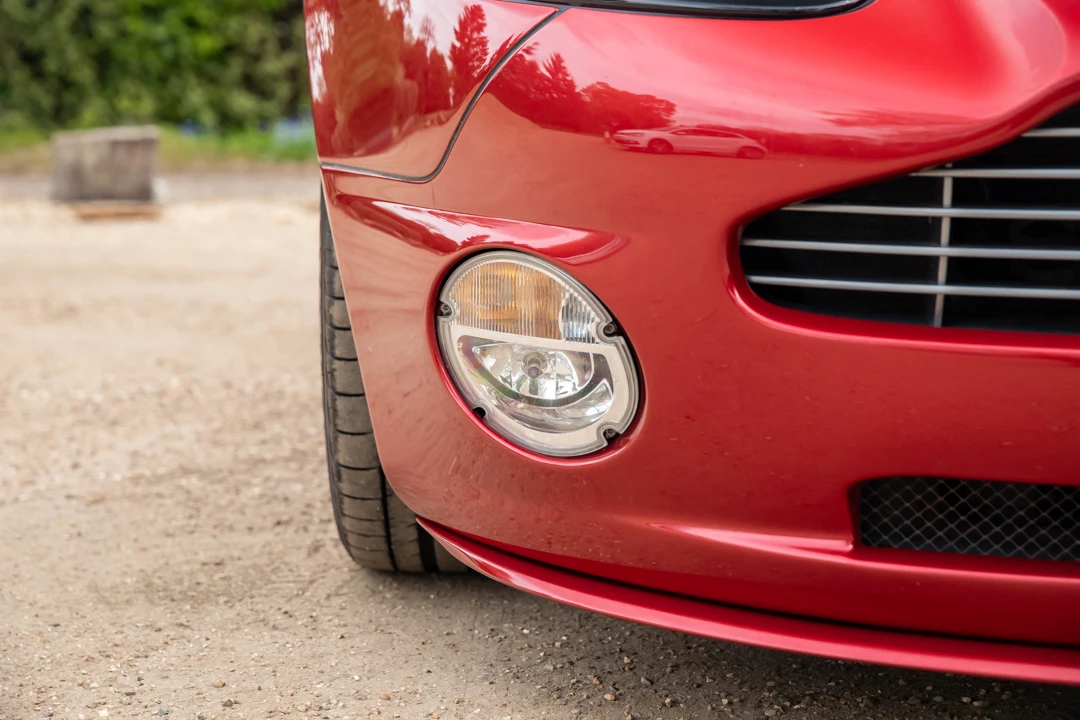2004 Aston Martin Vanquish 1st Gen - Image 26 of 31