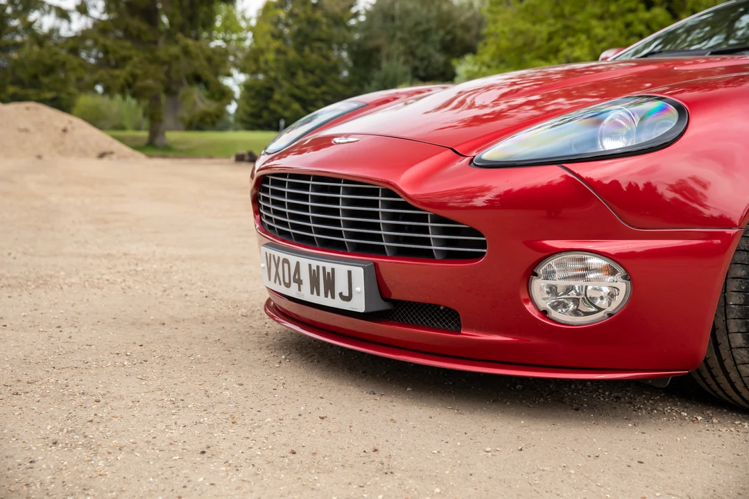 2004 Aston Martin Vanquish 1st Gen - Image 28 of 31