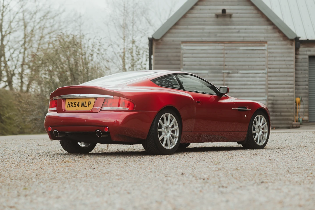 2004 Aston Martin Vanquish 1st Gen - Image 8 of 31