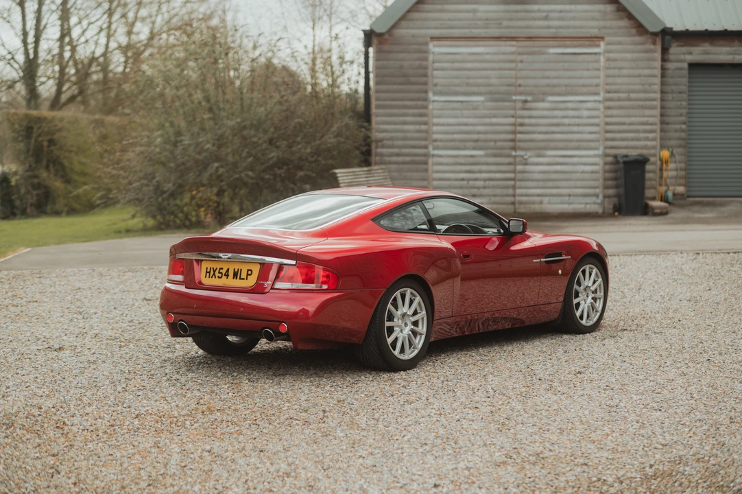 2004 Aston Martin Vanquish 1st Gen - Image 16 of 31
