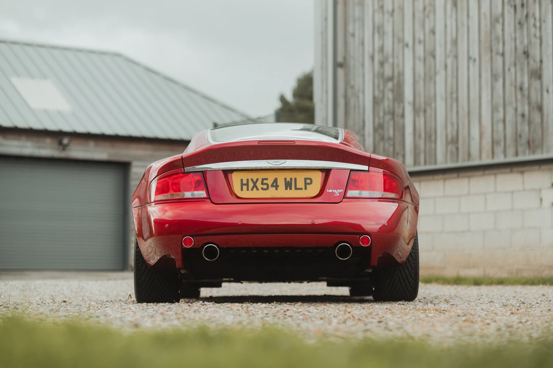2004 Aston Martin Vanquish 1st Gen - Image 17 of 31