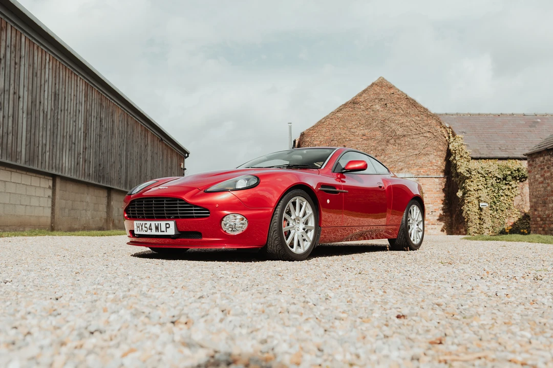 2004 Aston Martin Vanquish 1st Gen - Image 19 of 31