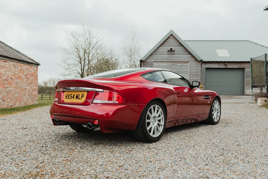 2004 Aston Martin Vanquish 1st Gen - Image 26 of 31