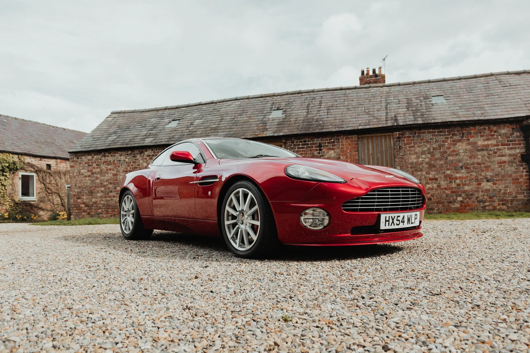 2004 Aston Martin Vanquish 1st Gen - Image 28 of 31