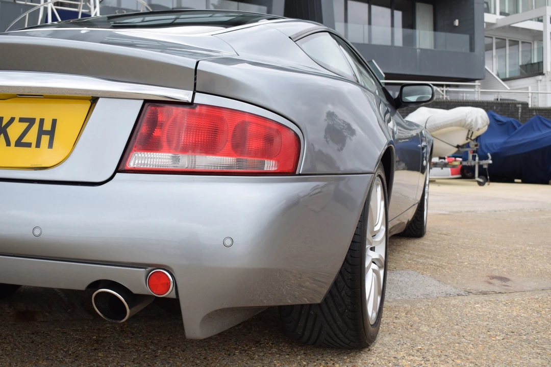 2004 Aston Martin Vanquish 1st Gen - Image 11 of 31
