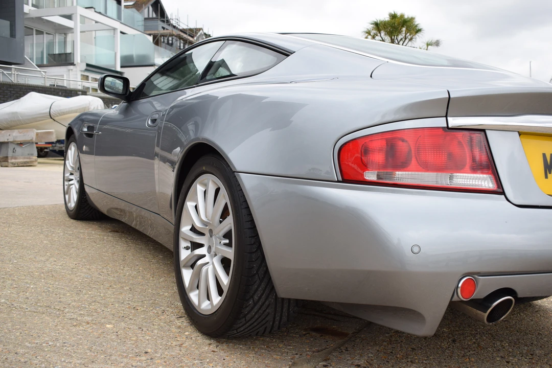 2004 Aston Martin Vanquish 1st Gen - Image 12 of 31