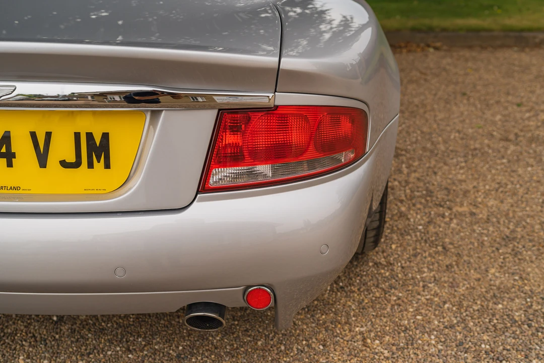 2004 Aston Martin Vanquish 1st Gen - Image 26 of 31