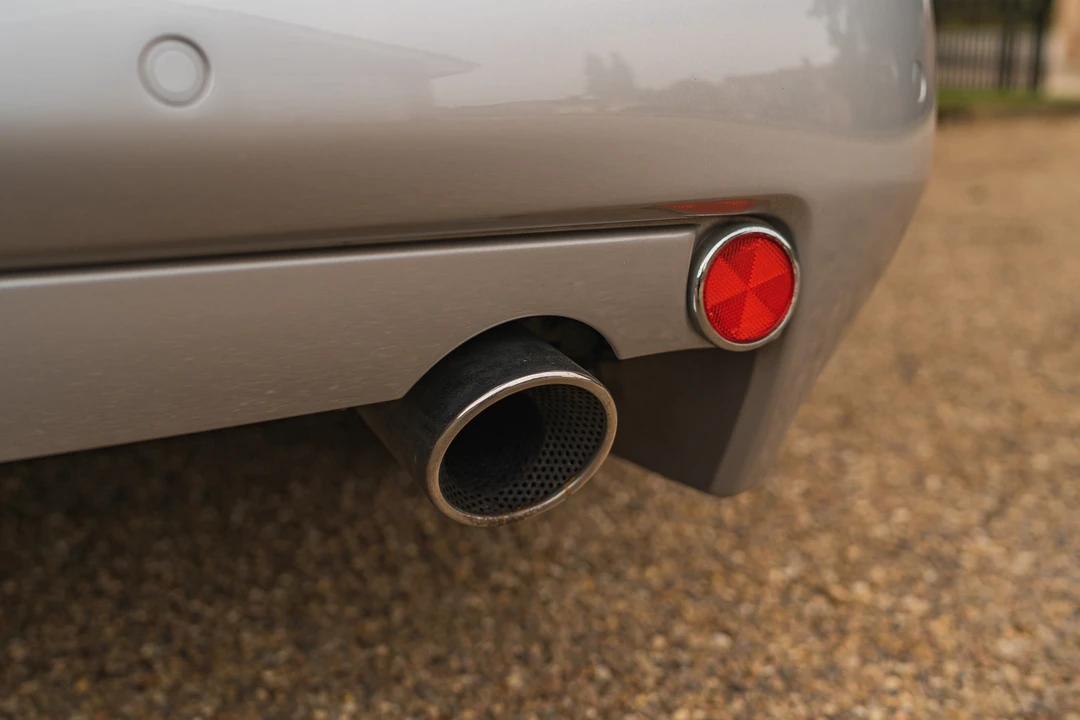 2004 Aston Martin Vanquish 1st Gen - Image 28 of 31