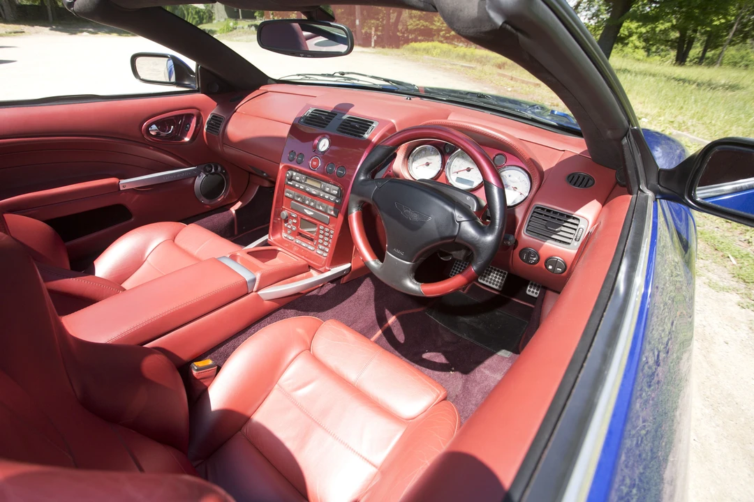 2004 Aston Martin Vanquish 1st Gen - Image 19 of 31