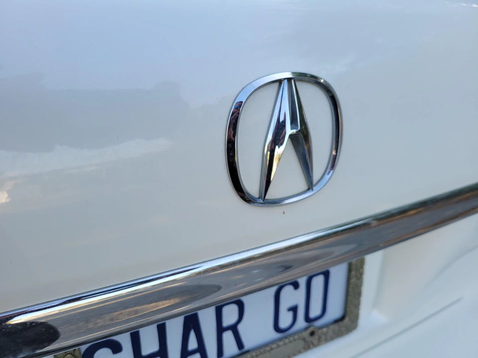 2004 Acura RL 1st Gen - Image 27 of 31