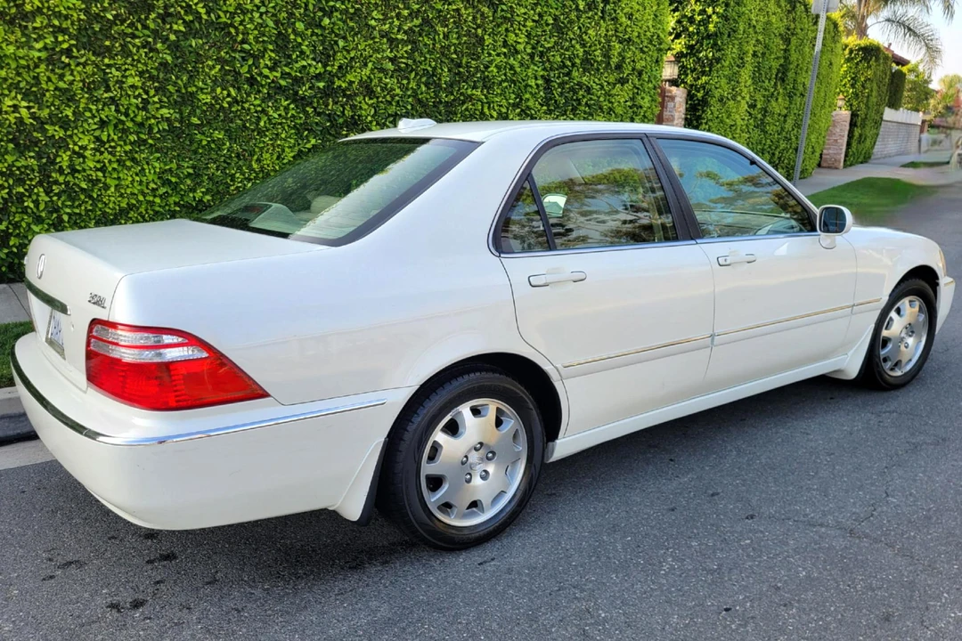 2004 Acura RL 1st Gen - Image 4 of 31