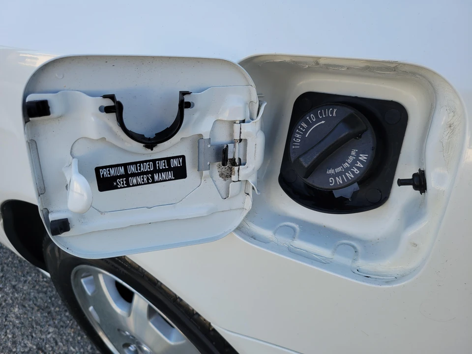 2004 Acura RL 1st Gen - Image 24 of 31