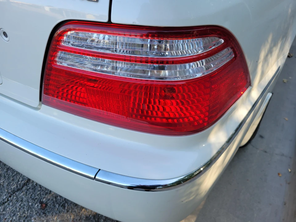 2004 Acura RL 1st Gen - Image 28 of 31