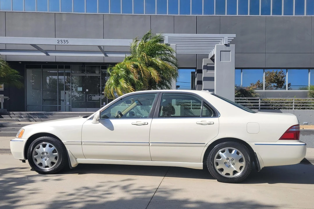 2004 Acura RL 1st Gen - Image 3 of 31