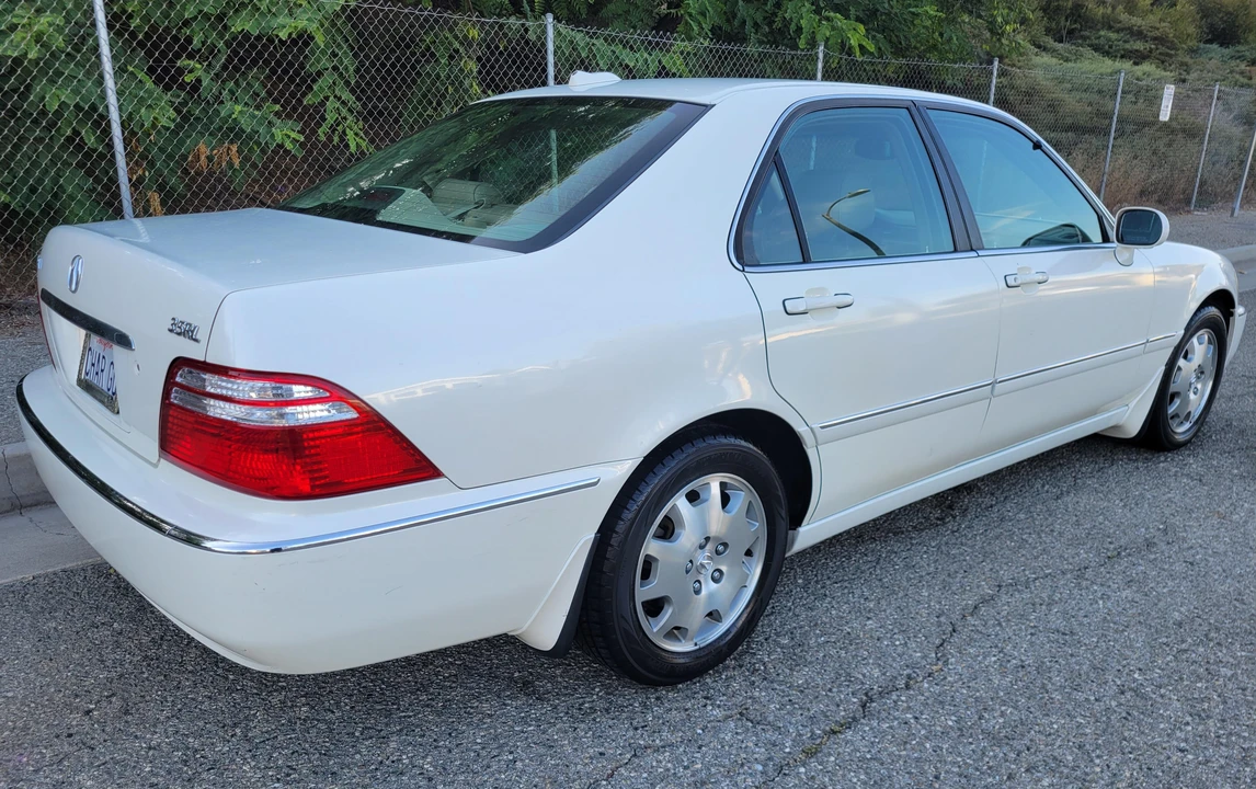 2004 Acura RL 1st Gen - Image 15 of 31