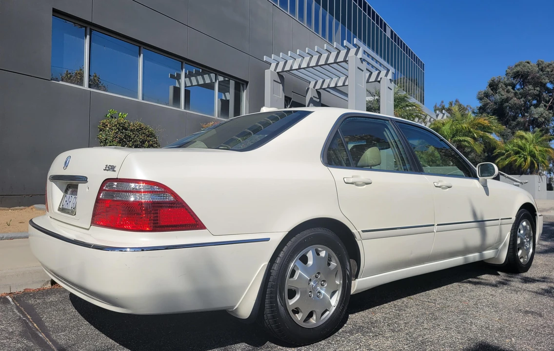 2004 Acura RL 1st Gen - Image 16 of 31