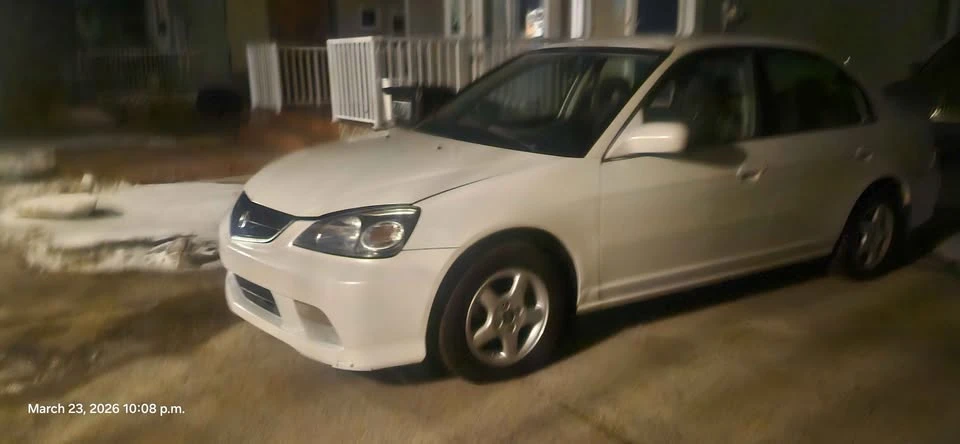2004 Acura EL - Image 2 of 19