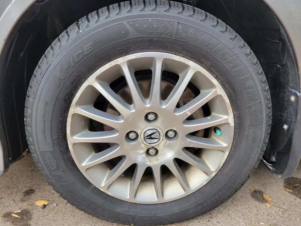 2004 Acura EL - Image 4 of 10