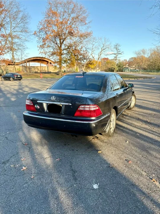 2004 Acura RL 1st Gen - Image 3 of 17