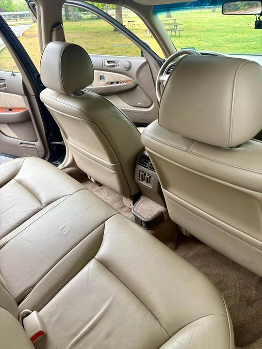 2004 Acura RL 1st Gen - Image 13 of 17